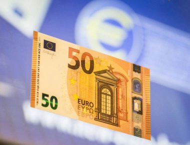 Πώς είναι το νέο χαρτονόμισμα των 50 ευρώ (βίντεο)